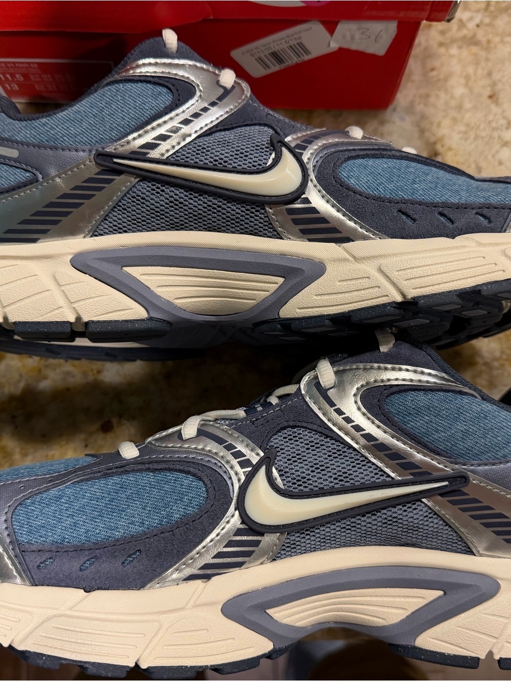 Nike V5 RNR Smokey Blue/Metallic Silver Men’s 11.5 BRAND NEW NEVER WORN w/Box